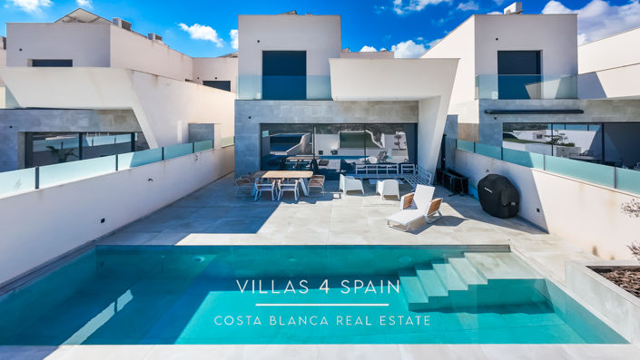 Image No.2-4 Bed Villa for sale