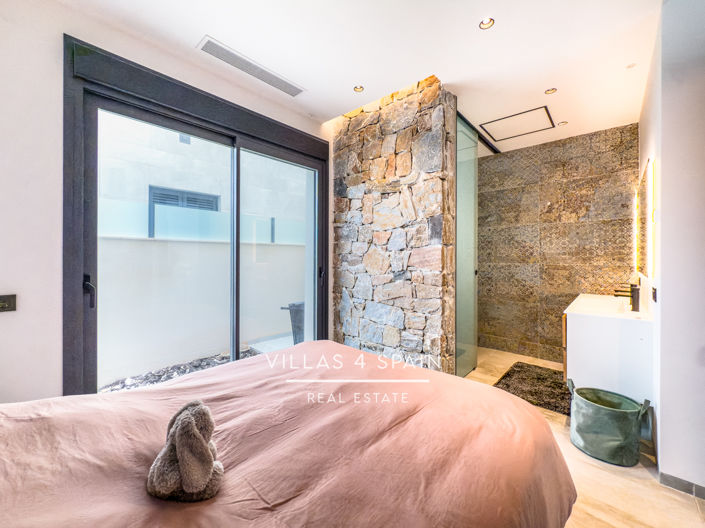 Image No.27-4 Bed Villa for sale