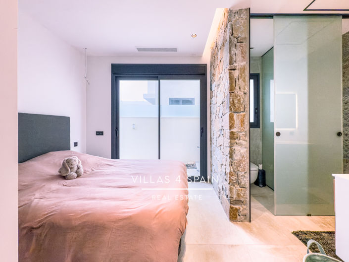 Image No.28-4 Bed Villa for sale