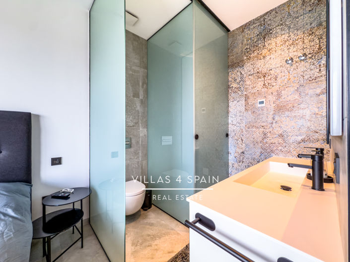 Image No.39-4 Bed Villa for sale