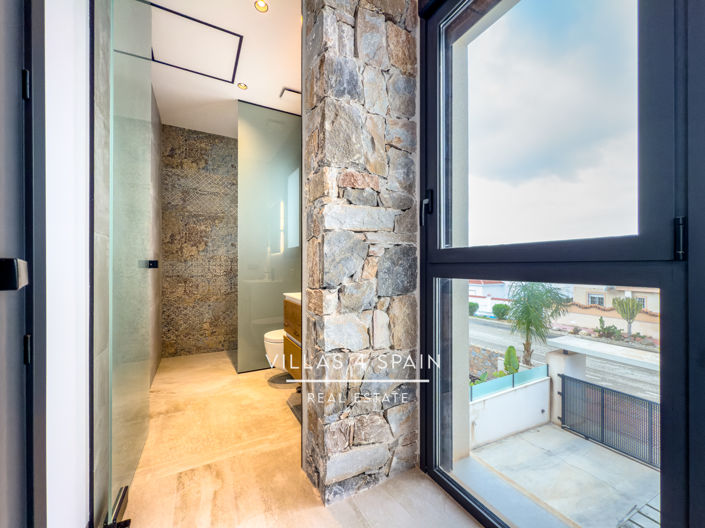 Image No.43-4 Bed Villa for sale