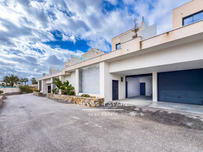 Image No.54-4 Bed Villa for sale