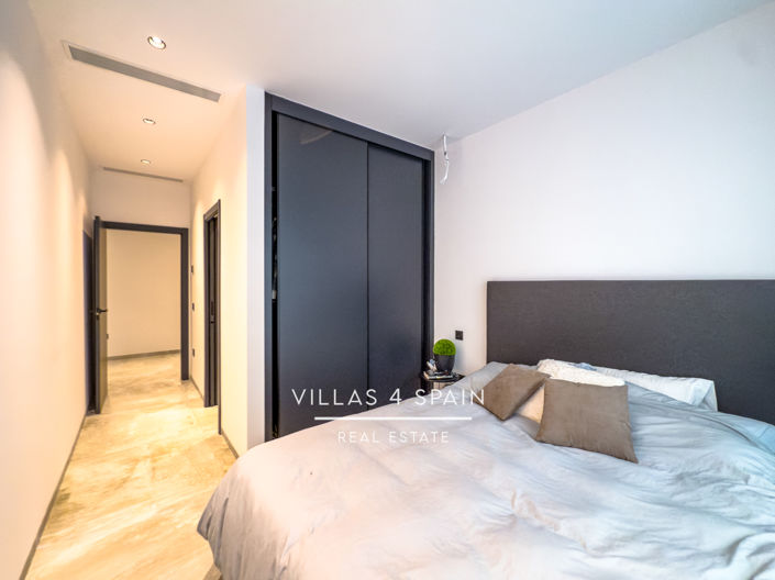 Image No.56-4 Bed Villa for sale