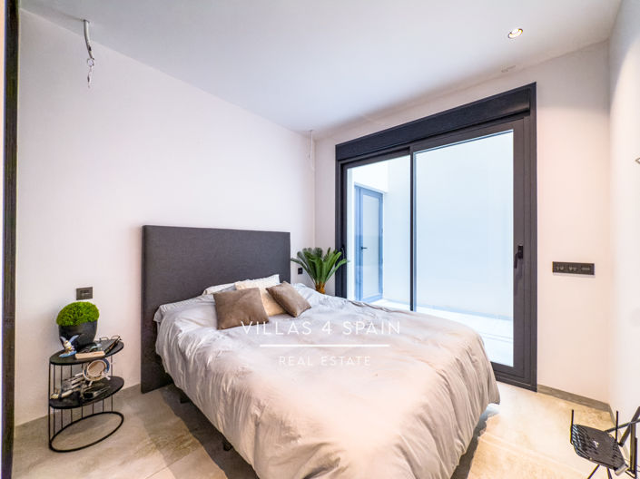 Image No.57-4 Bed Villa for sale