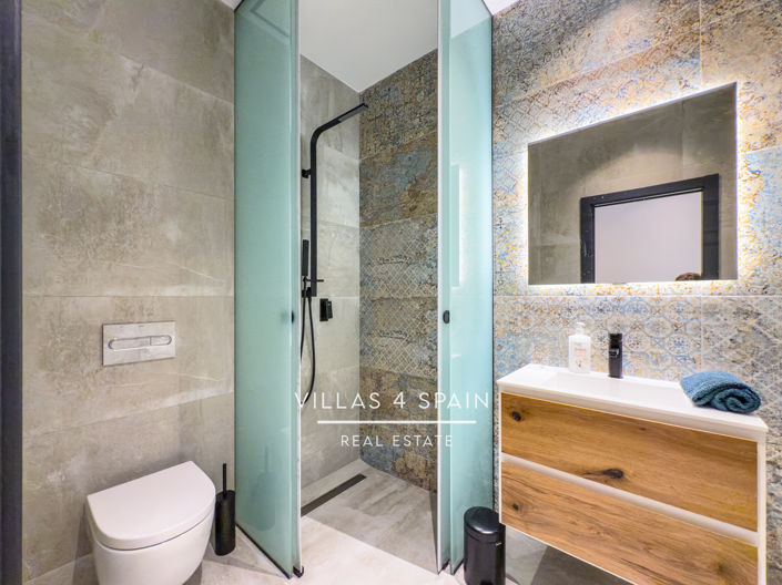 Image No.58-4 Bed Villa for sale