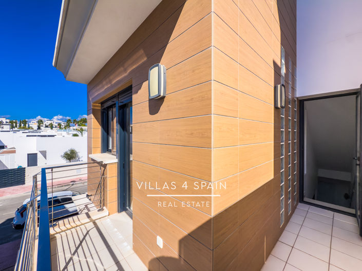 Image No.39-3 Bed Property for sale