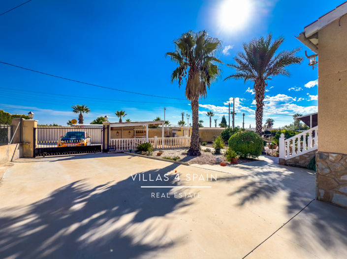 Image No.18-3 Bed Villa for sale