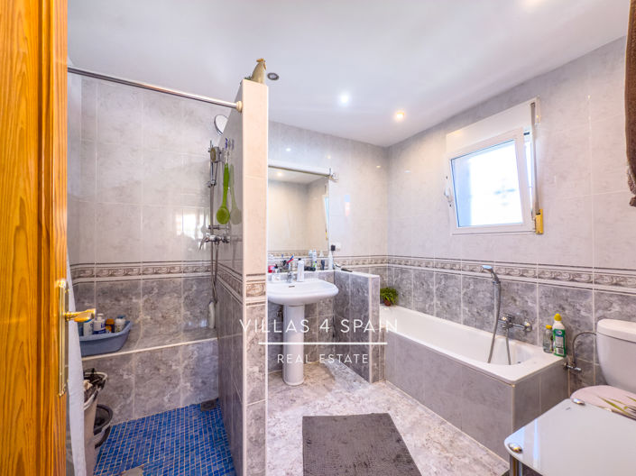 Image No.29-3 Bed Villa for sale