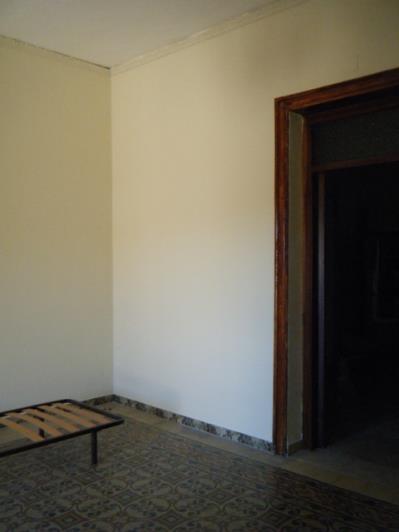 Image No.25-2 Bed Townhouse for sale