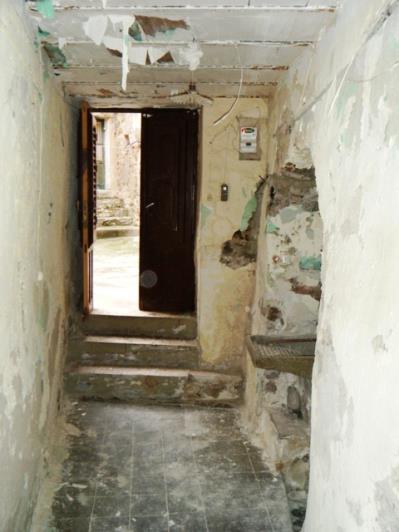 Image No.9-2 Bed Townhouse for sale