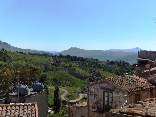 Image No.41-2 Bed Townhouse for sale