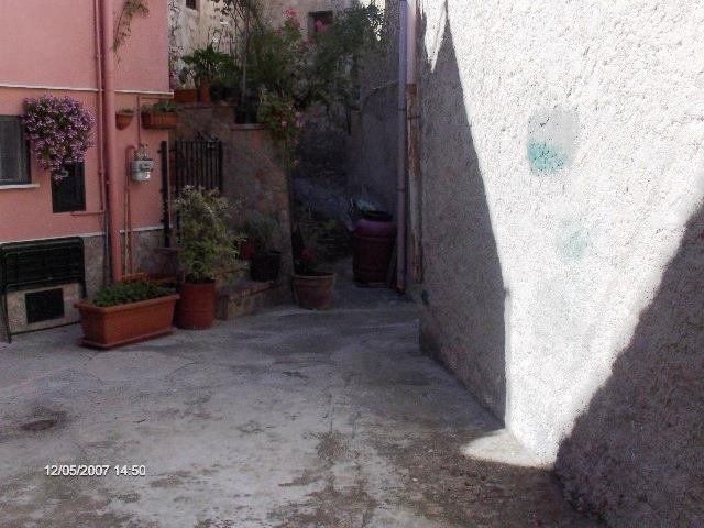 Image No.45-2 Bed Townhouse for sale