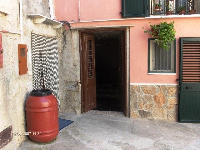 Image No.55-2 Bed Townhouse for sale