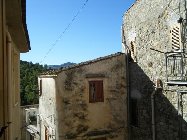 Image No.15-3 Bed Townhouse for sale