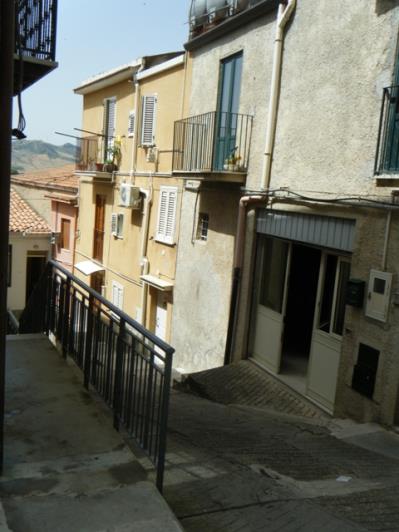 Image No.5-4 Bed Townhouse for sale