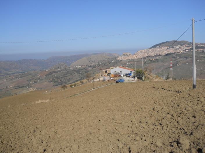 Image No.5-4 Bed Land for sale