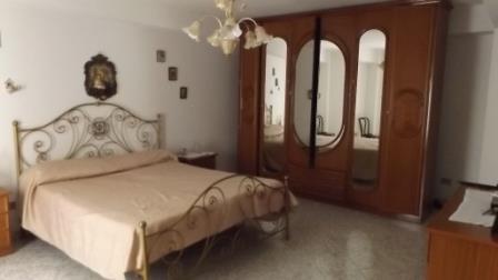 Image No.17-4 Bed Townhouse for sale