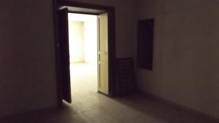 Image No.17-5 Bed Townhouse for sale