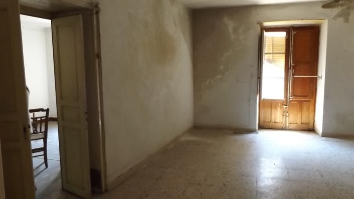 Image No.19-5 Bed Townhouse for sale