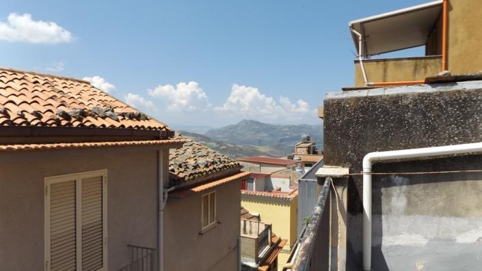 Image No.41-5 Bed Townhouse for sale