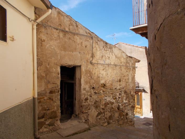 Image No.12-1 Bed Townhouse for sale