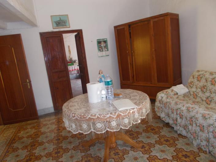 Image No.11-2 Bed Townhouse for sale