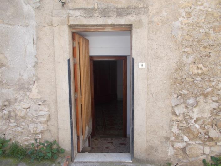 Image No.21-2 Bed Townhouse for sale