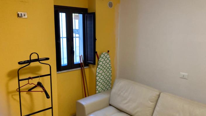 Image No.9-2 Bed Townhouse for sale