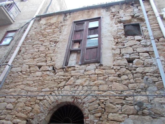 Image No.8-2 Bed Townhouse for sale