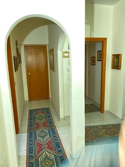 Image No.2-8 Bed Villa for sale