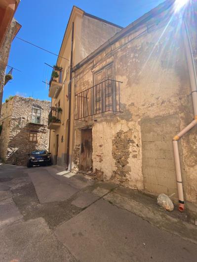 Image No.3-2 Bed House for sale