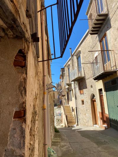 Image No.24-2 Bed House for sale