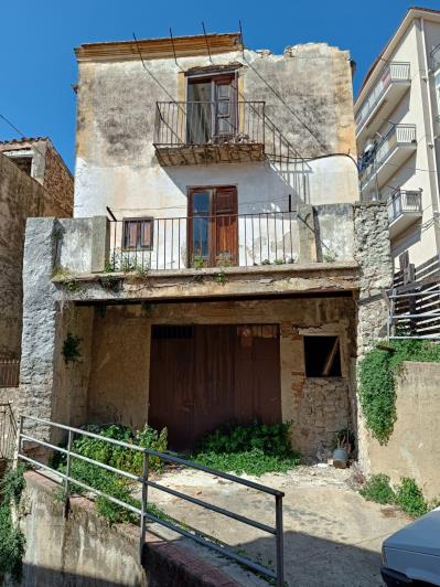 Image No.7-6 Bed House for sale