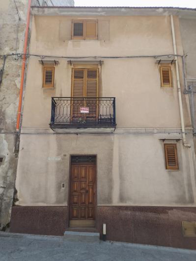 Image No.11-3 Bed House for sale