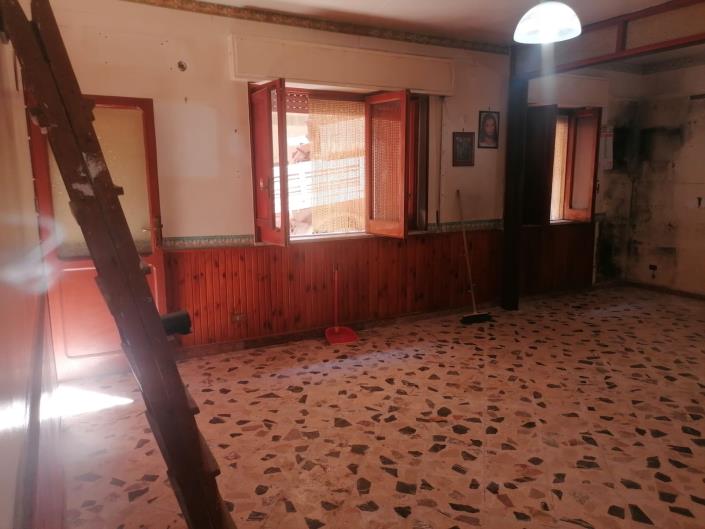 Image No.32-3 Bed House for sale