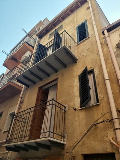 Image No.2-3 Bed House for sale