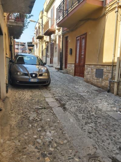 Image No.8-3 Bed House for sale