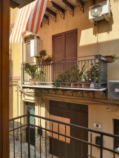 Image No.21-3 Bed House for sale