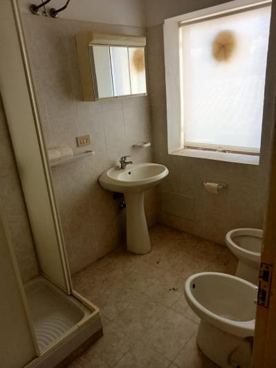 Image No.12-2 Bed House for sale