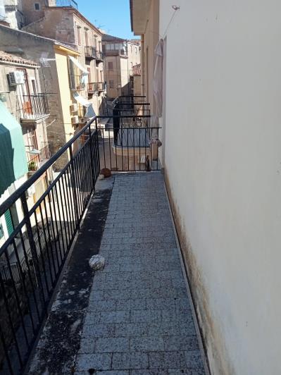 Image No.21-2 Bed House for sale