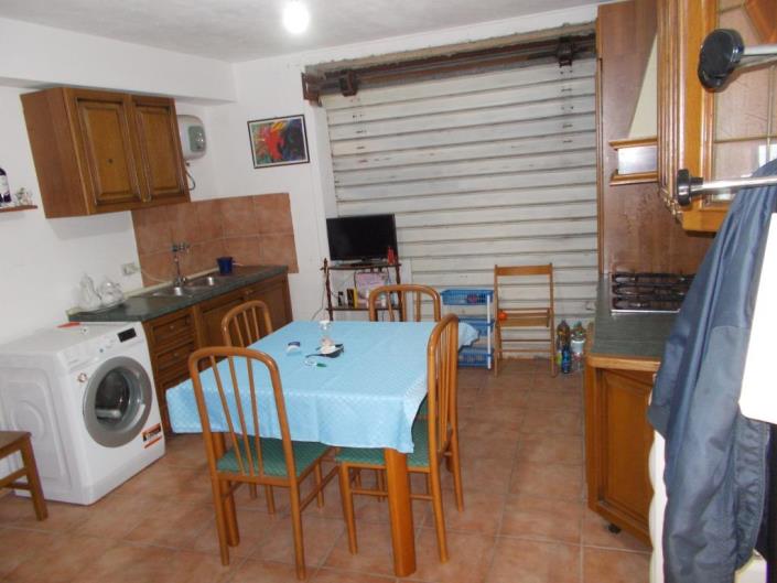 Image No.8-2 Bed House for sale
