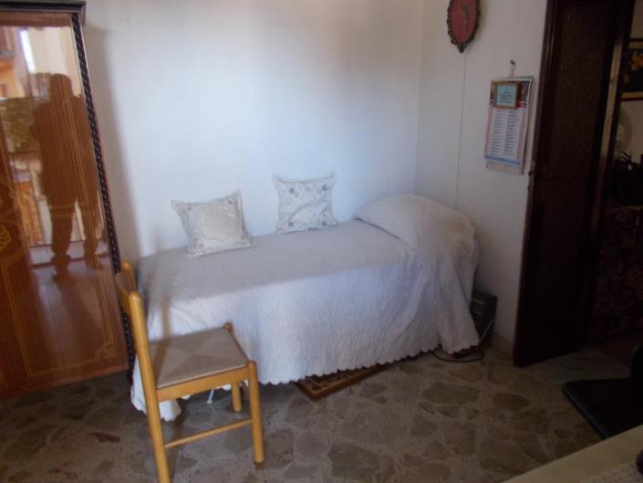 Image No.19-3 Bed House for sale