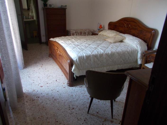 Image No.28-3 Bed House for sale