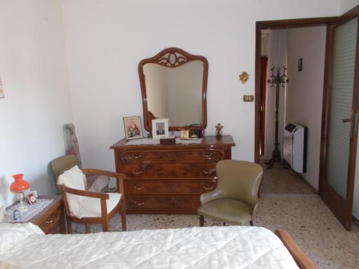 Image No.32-3 Bed House for sale