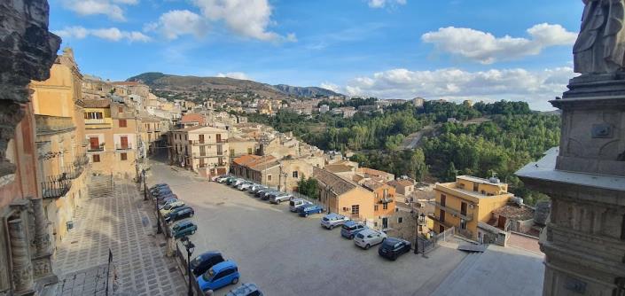 Image No.2-2 Bed House for sale