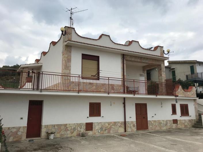 Image No.1-4 Bed Villa for sale