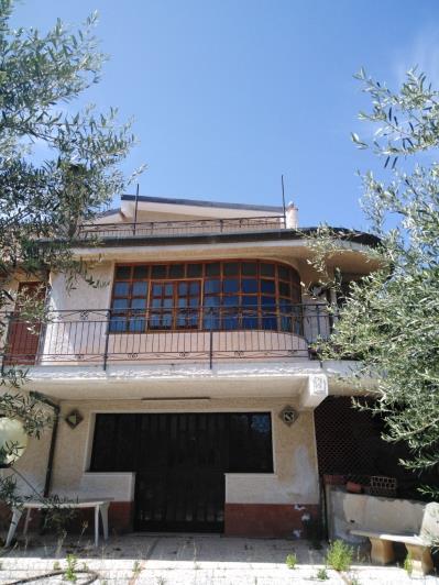 Image No.1-4 Bed Villa for sale