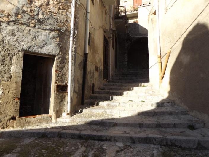 Image No.4-2 Bed House for sale