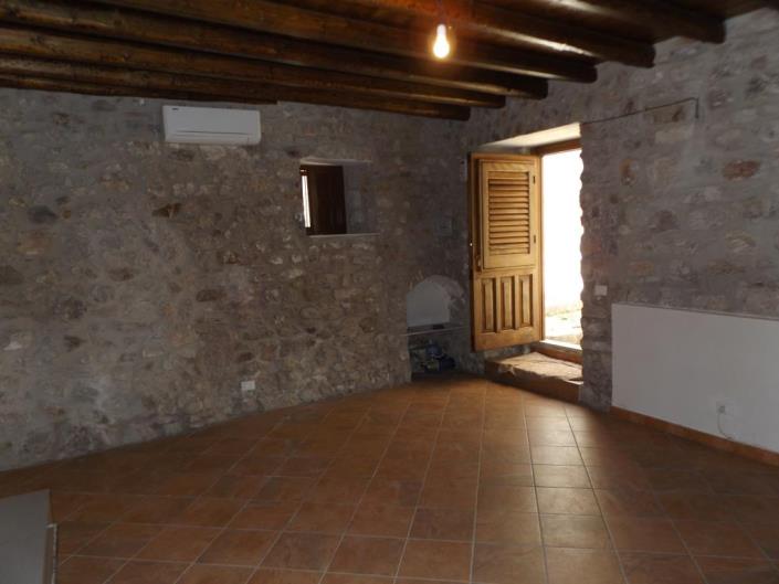 Image No.8-2 Bed House for sale