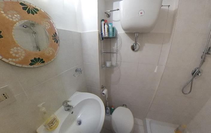 Image No.7-1 Bed House for sale